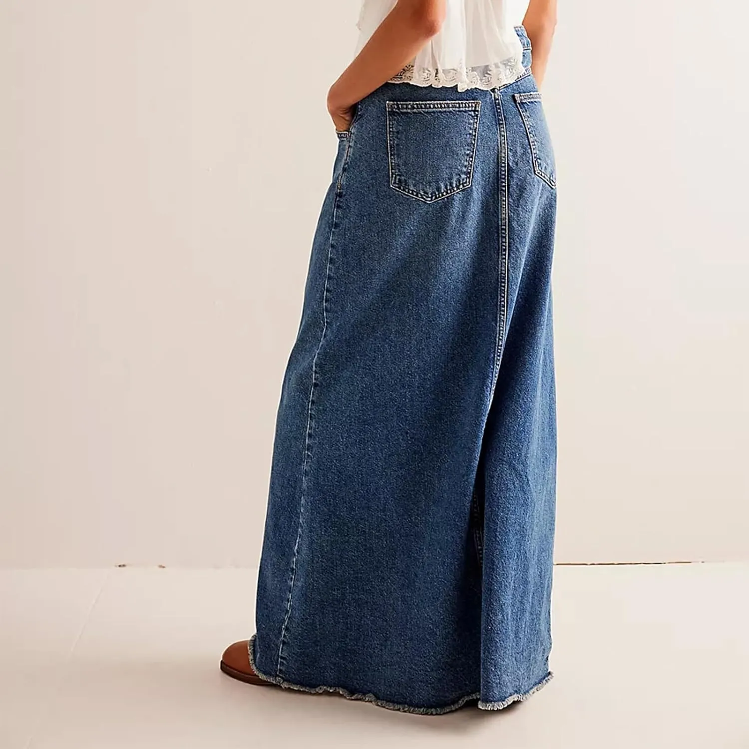 lisenraIn Women Denim Maxi Skirt Raw Hem A-Line Jean Skirt Casual Y2K Fashion High Waisted Long Denim Skirt with Pockets